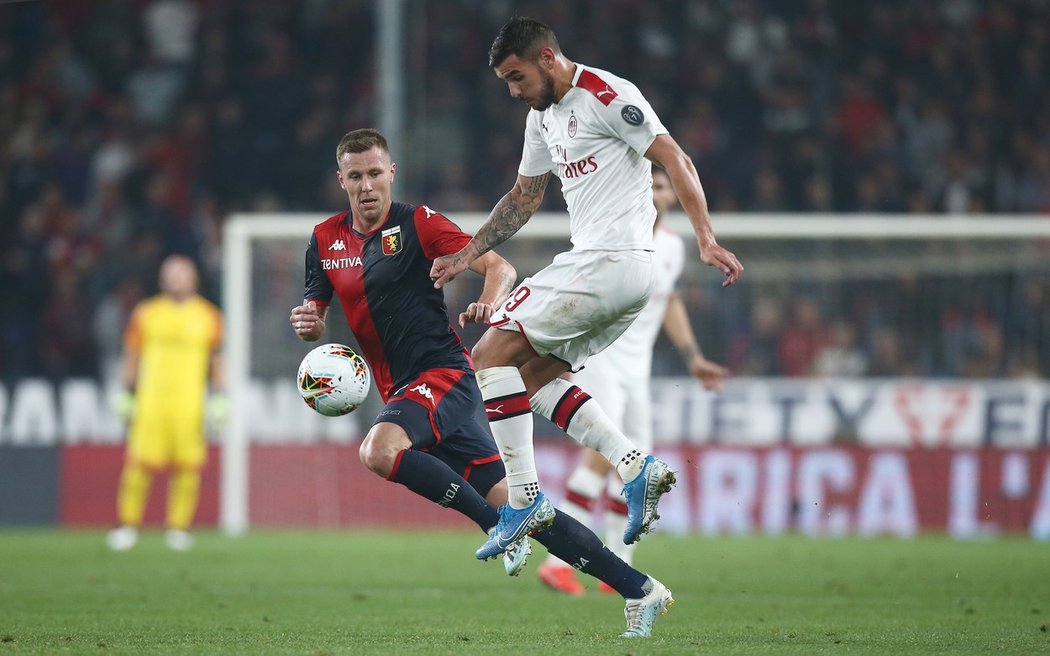 Obránce AC Milán Theo Hernandéz se jedním gólem podílel na obratu svého týmu proti Janovu