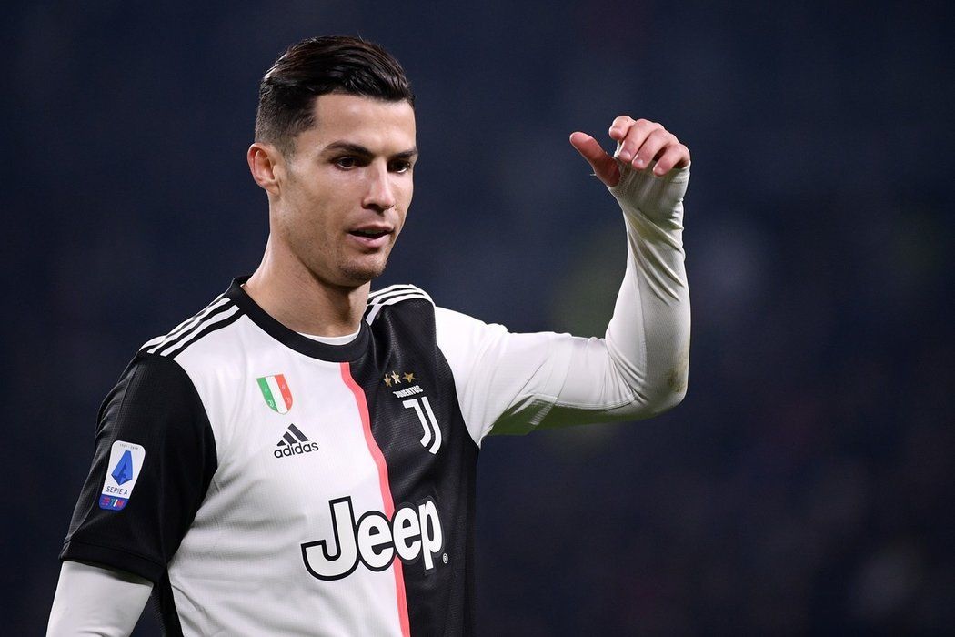 Cristiano Ronaldo nesl brzké střídání v zápase s AC Milán špatně, údajně odjel domů tři minuty před koncem zápasu