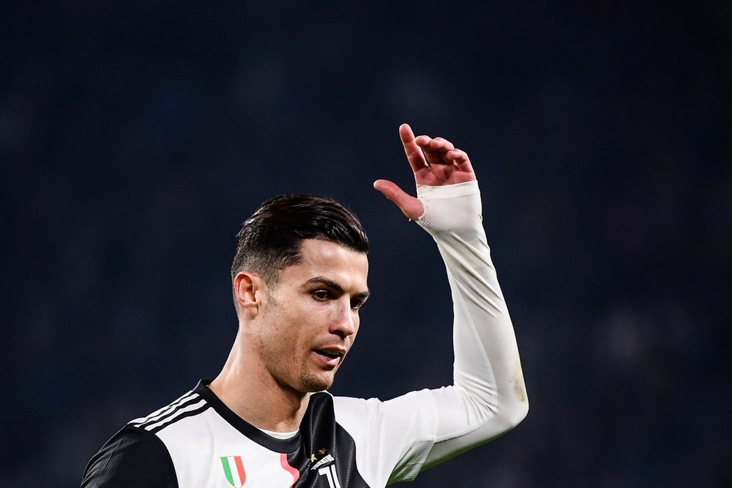 Cristiano Ronaldo nesl brzké střídání v zápase s AC Milán špatně, údajně odjel domů tři minuty před koncem zápasu