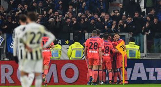 Juventus doma padl s Atalantou 0:1, Inter vyhrál v Benátkách