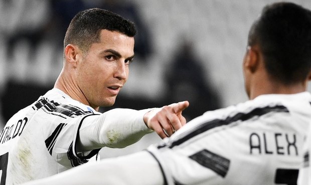 Ronaldo v ráži! Dvěma góly hlavou sestřelil Crotone, Juventus vyhrál 3:0