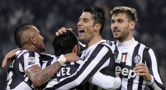 Legendární Nedvěd tleskal. TOP 10 gólů Juventusu v roce 2013