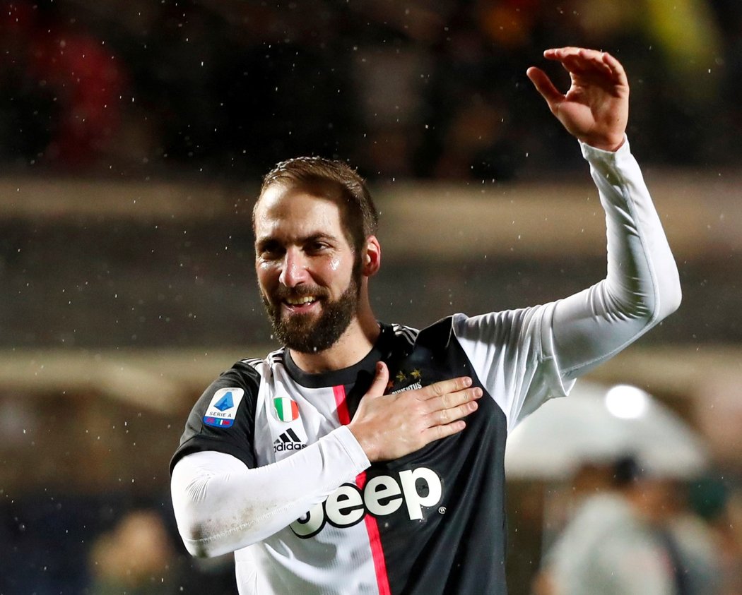 Gonzalo Higuaín pomohl dvěma góly k výhře 3:1 na hřišti Bergama