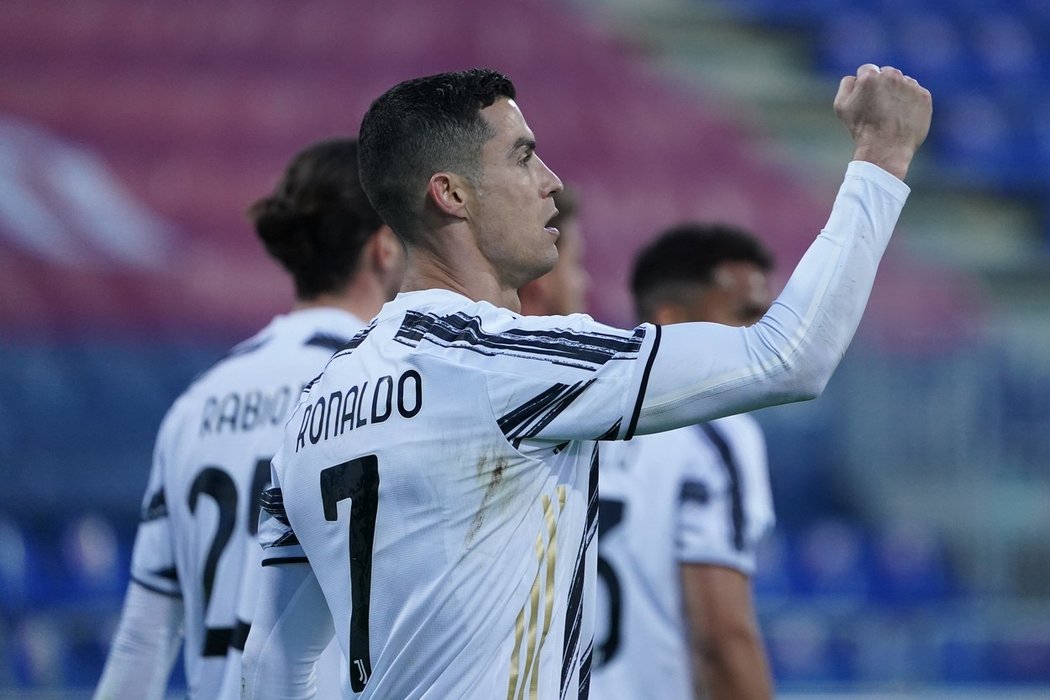 Cristiano Ronaldo nasázel hattrick do sítě Cagliari