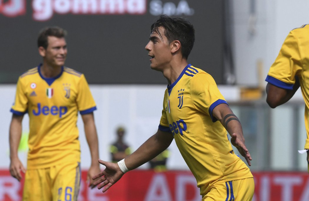 Paulo Dybala hattrickem pomohl Juventusu zpět do čela Serie A