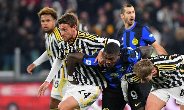 AS Řím udolal Udine a posunul se na páté místo. Juventus - Inter 1:1