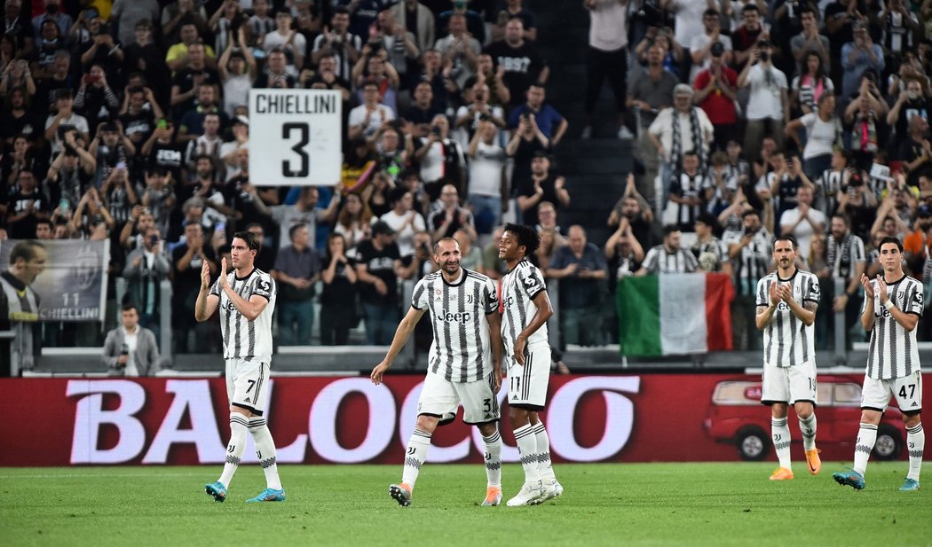 Juventus doma remizoval s Laziem 2:2