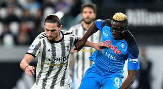 Neapol umlčela Juventus v nastavení. Inter zdolal Empoli, slaví i AC Milán