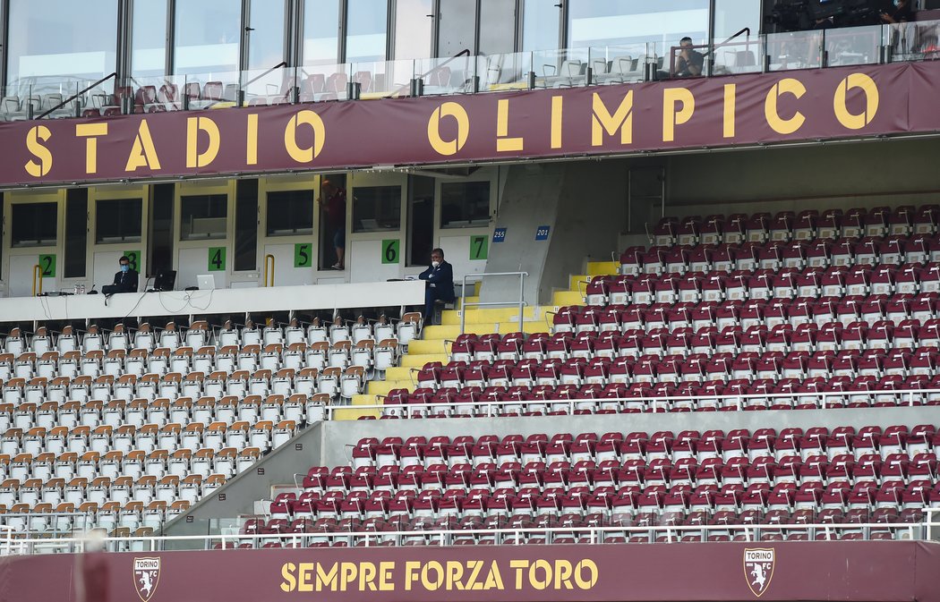 Prázdný olympijský stadion v Turíně