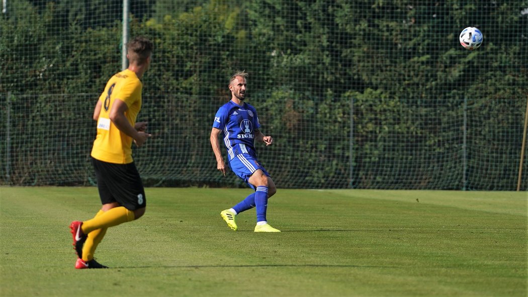 Zkušený stoper Roman Hubník poprvé nastoupil za Olomouc po svém návratu v utkání s Rosicemi