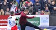 Silvestrovské derby Sparta prohrála i navzdory tomuhle gólu Luďka Straceného