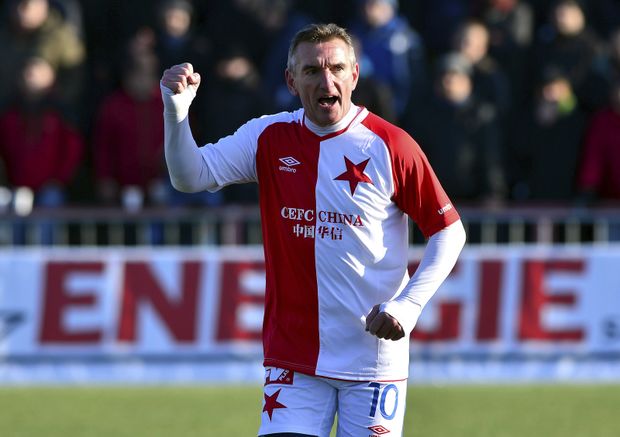 Pavel Řehák se raduje z jednoho ze svých dvou gólů v Silvestrovském derby veteránů nad 45 let Pavel Řehák se raduje z jednoho ze svých dvou gólů v Silvestrovském derby veteránů nad 45 let