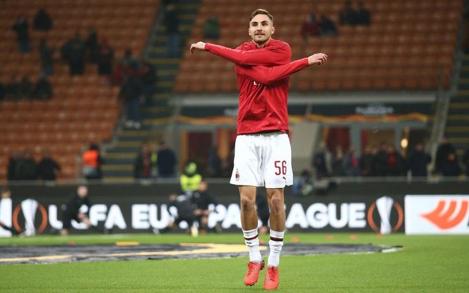 Hotovo! Simič opouští AC Milán, pomůže Frosinone v boji o záchranu Hotovo! Simič opouští AC Milán, pomůže Frosinone v boji o záchranu