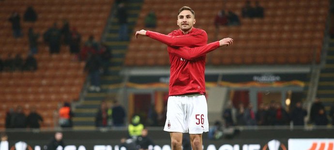 Obránce Stefan Simič opouští AC Milán a bude do konce sezony hostovat ve Frosinone