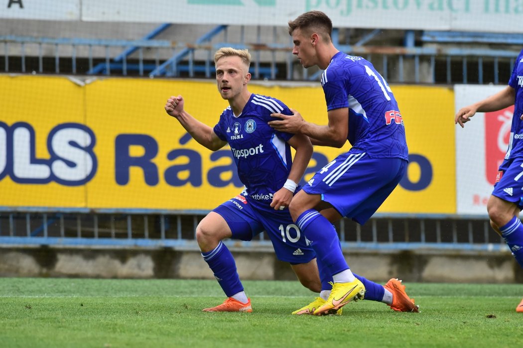 Filip Zorvan oslavuje gól proti Slovácka
