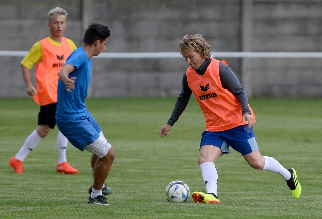 Pavel Nedvěd na tréninku Skalné před sobotním zápasem