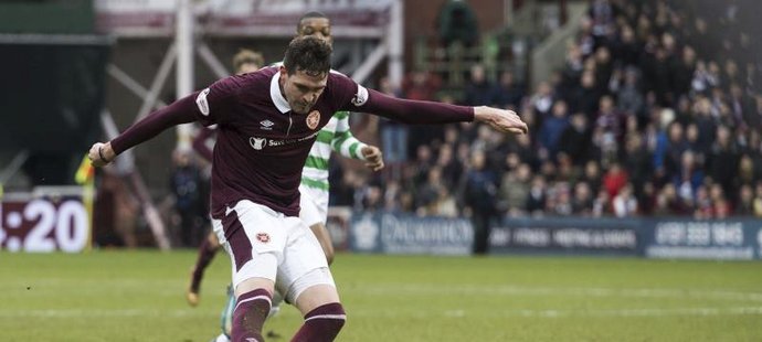 Fotbalisté Hearts vzali Celtiku neporazitelnost