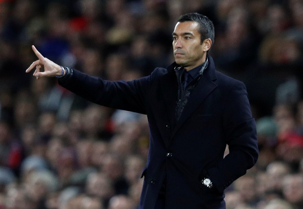 Giovanni van Bronckhorst za Rangers hrál, teď je bude trénovat