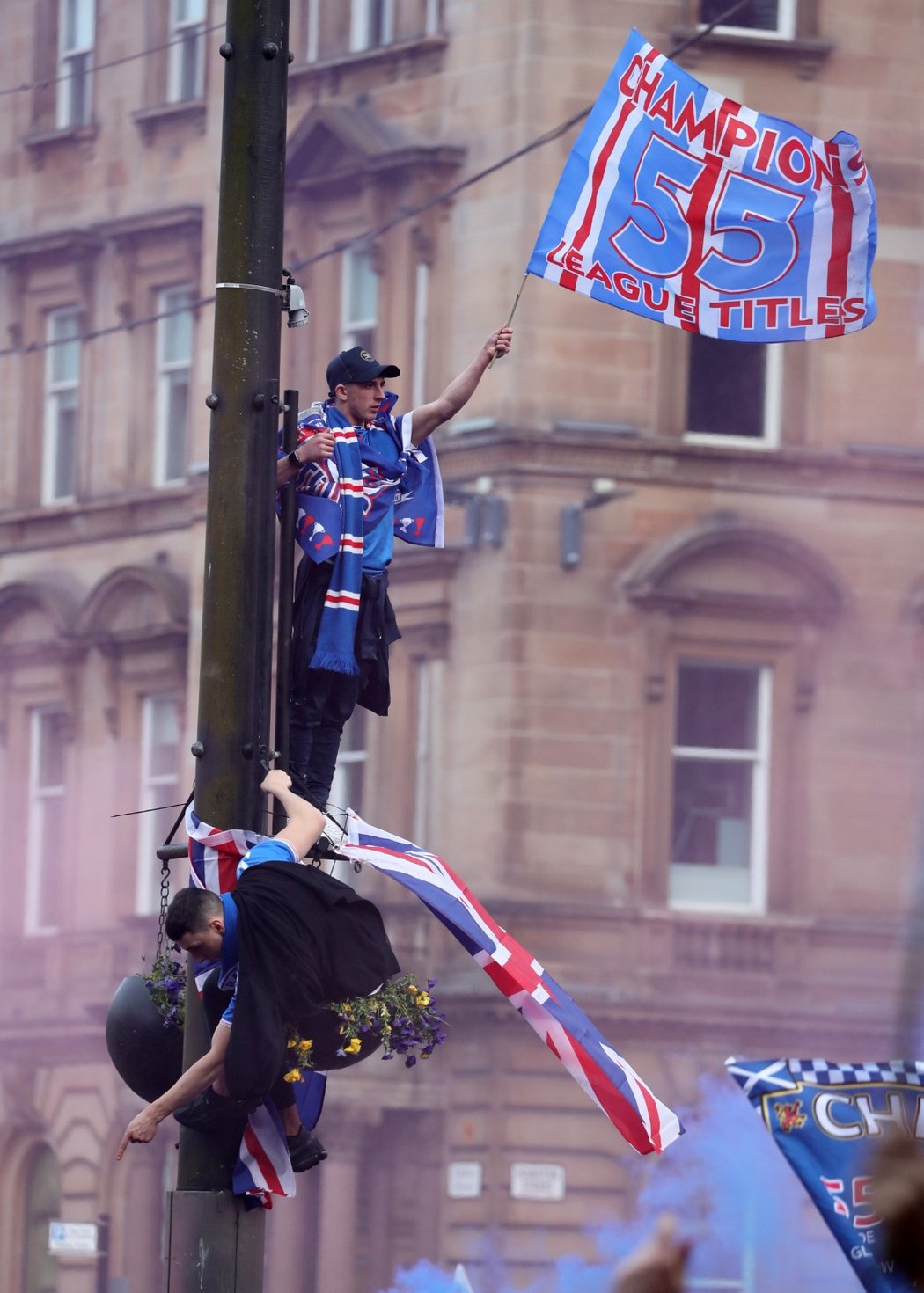 Fanoušci Rangers oslavují mistrovský titul svého klubu, který jej získal bez jediné porážky