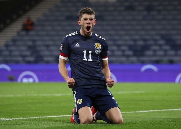 Ryan Christie proměnil proti Izraelí nařízený pokutový kop Ryan Christie proměnil proti Izraelí nařízený pokutový kop