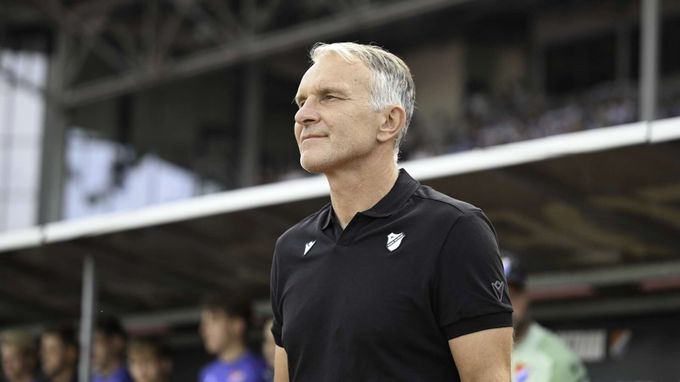 Skuhravého září: bídné výkony i výsledky, spousta ostrých výroků. Co si z nich vzít? Skuhravého září: bídné výkony i výsledky, spousta ostrých výroků. Co si z nich vzít?