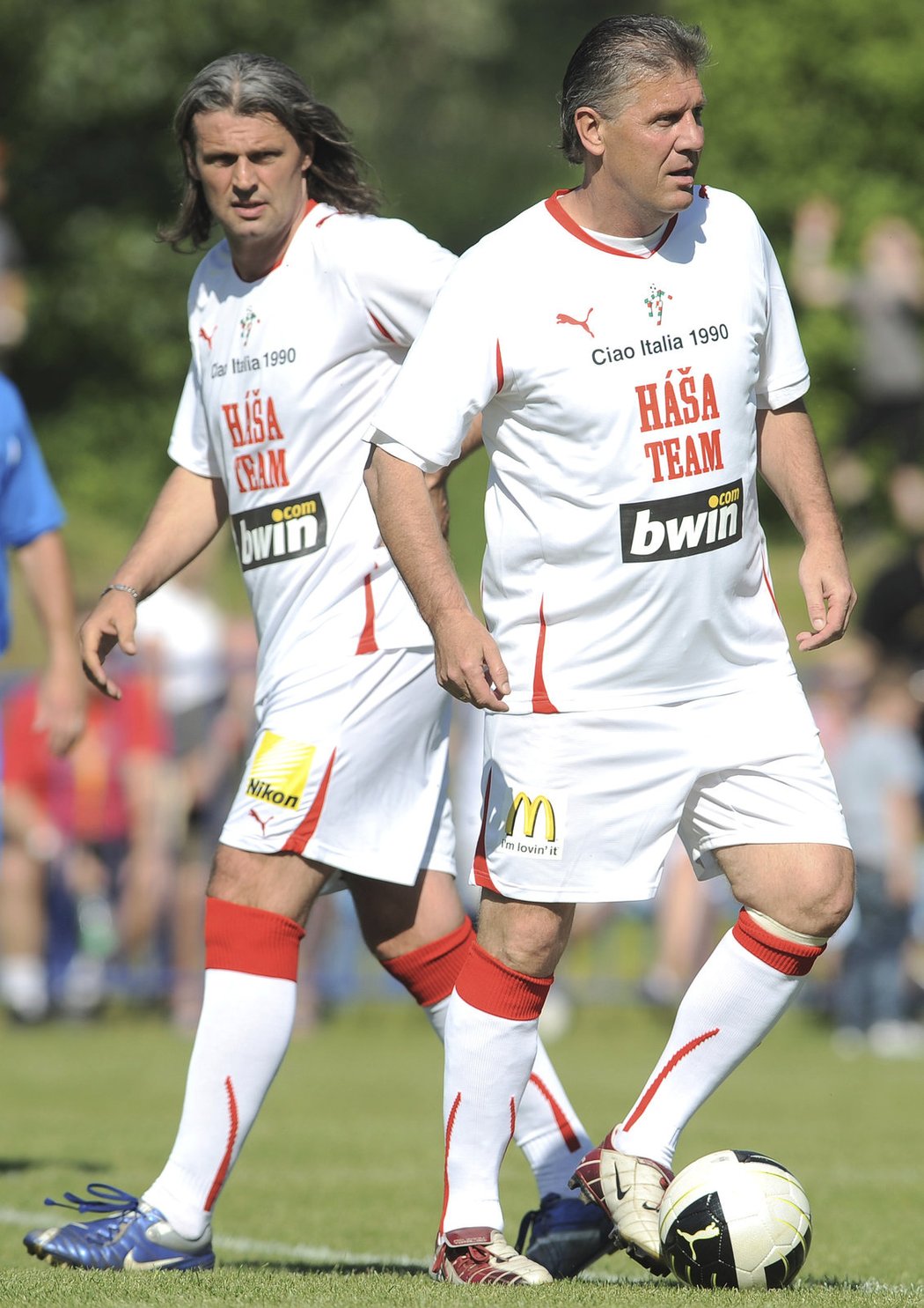 Jozef Chovanec a Tomáš Skuhravý (vlevo) - dvě legendy československého fotbalu