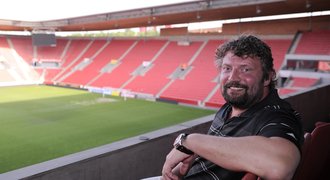 Řebíčkova Slavia údajně neplatí za pronájem stadionu a dluží miliony