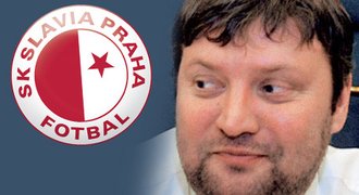 Třetinu Slavie vlastní exministr dopravy Řebíček