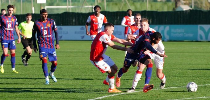 Slavia proti Basileji: Zafeirisův dědic, pokus s Camarou nevyšel. Možný recept pro Plzeň? Slavia proti Basileji: Zafeirisův dědic, pokus s Camarou nevyšel. Možný recept pro Plzeň?