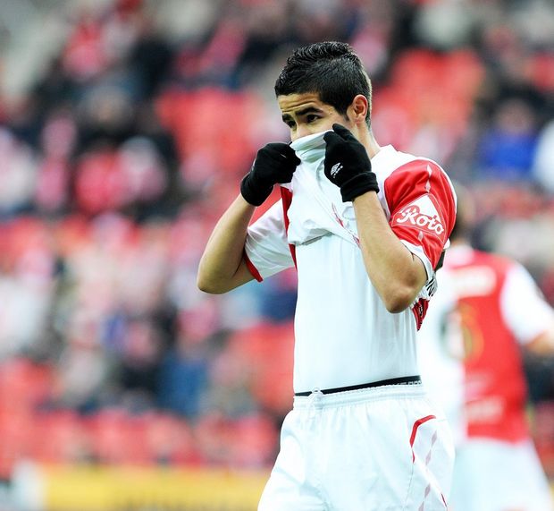 Zklamaný Tijani Belaid ze Slavie. Zklamaný Tijani Belaid ze Slavie.