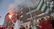 Fanoušci fotbalistů Slavie a Bohemians 1905 společně 16. července protestovali před Synot Tip Arenou v Praze. Chtěli tak vyjádřit nesouhlas se stěhováním Bohemians 1905 do Edenu.