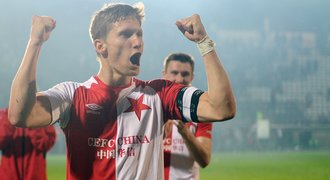 Auta na náplavce vrcholí. V neděli se podepisují šampioni ze Slavie