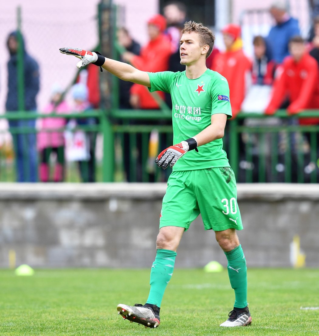 Gólman Slavie Jakub Markovič v utkání Youth League proti Borussii Dortmund