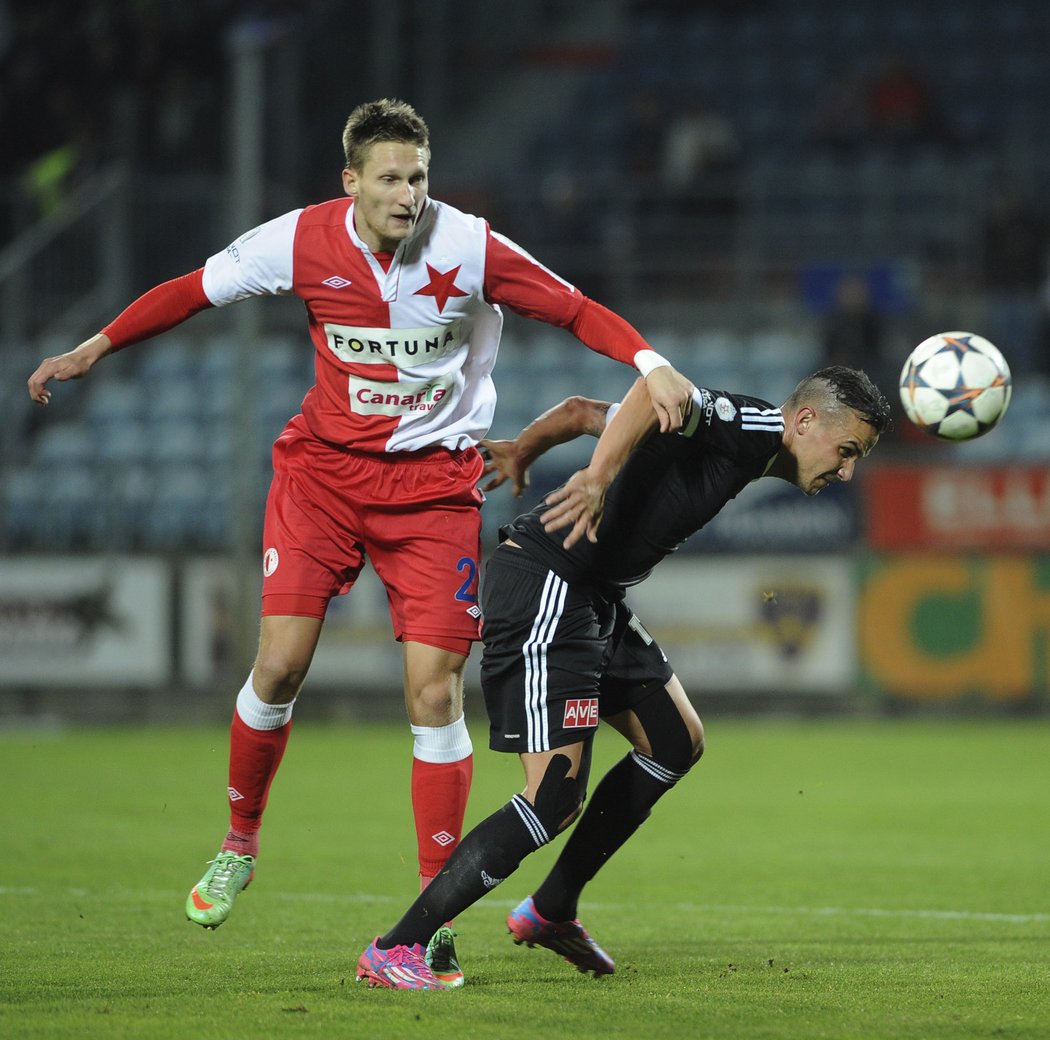 Fotbalisté Českých Budějovic remizovali ve 12. ligovém kole se Slavií 1:1. Pražané vedli od 75. minuty po penaltě proměněné Karlem Pitákem, ale na první výhru po šesti zápasech nedosáhli.