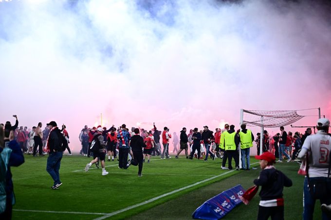Disciplinárka zahájila řízení se Slavií i Spartou, tresty padnou v úterý Disciplinárka zahájila řízení se Slavií i Spartou, tresty padnou v úterý