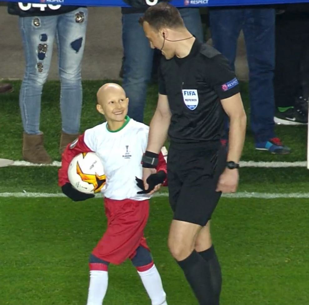 Malá Klárka přivedla v Edenu na hřiště hráče Chelsea i domácí Slavie