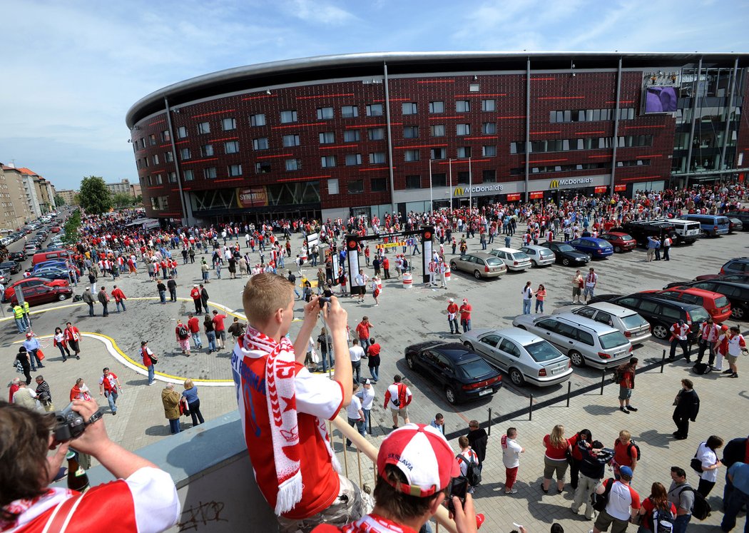 Stadion Slavie při své premiéře