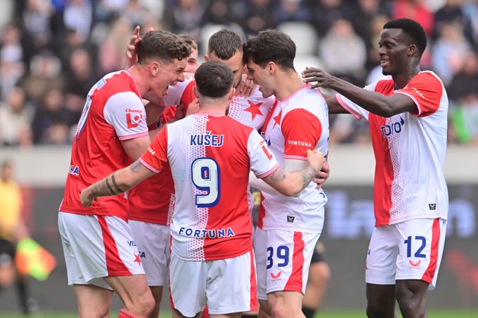 Český čistý čas: ostuda Evropy, obří propad Slavie a nečekaný lídr. Kdo hraje nejvíc? Český čistý čas: ostuda Evropy, obří propad Slavie a nečekaný lídr. Kdo hraje nejvíc?
