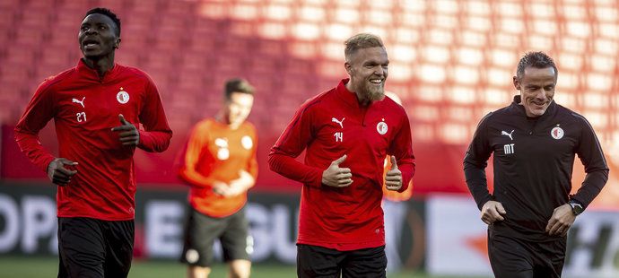 Fotbalisté Slavie na tréninku před zápasem v Seville