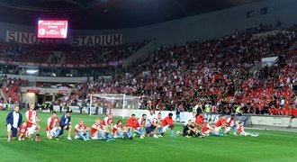 Slavia a spor s fanoušky. Proč nebyla děkovačka před Tribunou Sever?