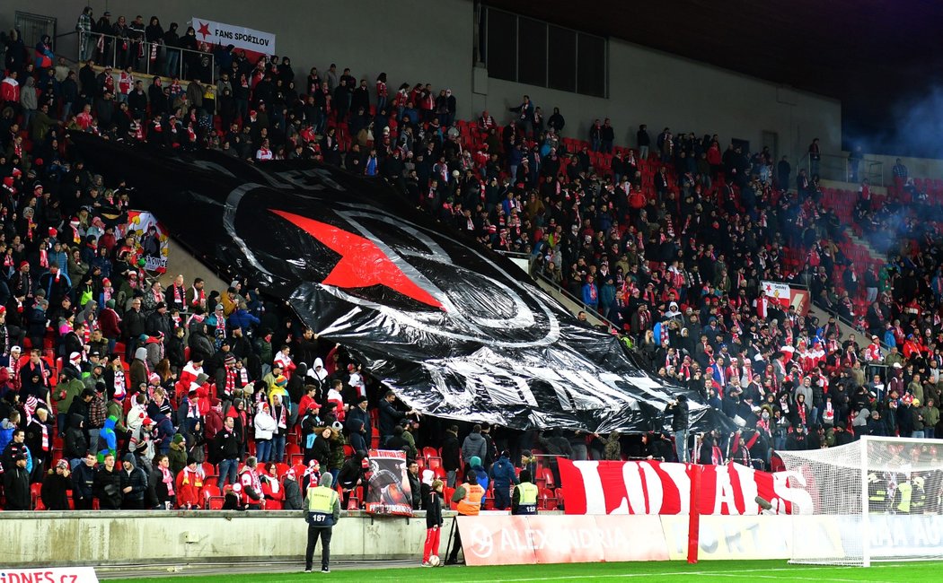 Choreo slávistické Tribuny Sever při ligovém klání s Mladou Boleslaví