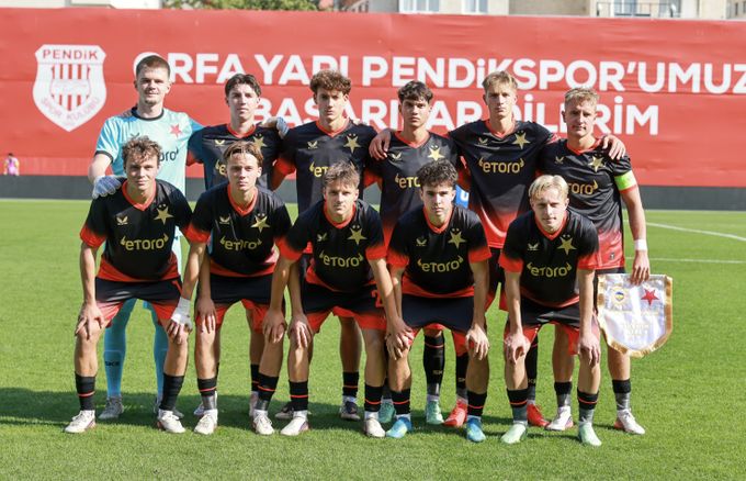 ONLINE: Fenerbahce U19 - Slavia U19 1:2. Rychlá otočka! Mladíci Pražanů bojují v Youth League ONLINE: Fenerbahce U19 - Slavia U19 1:2. Rychlá otočka! Mladíci Pražanů bojují v Youth League