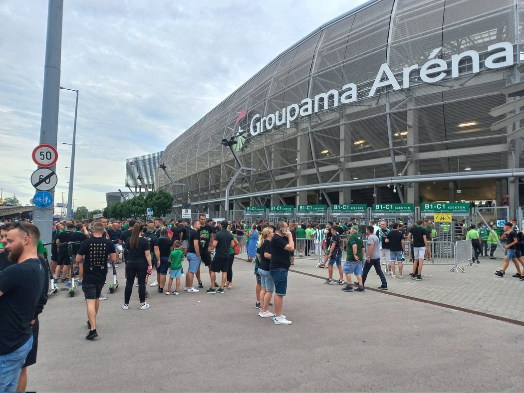 Stadion Ferencvárose před výkopem