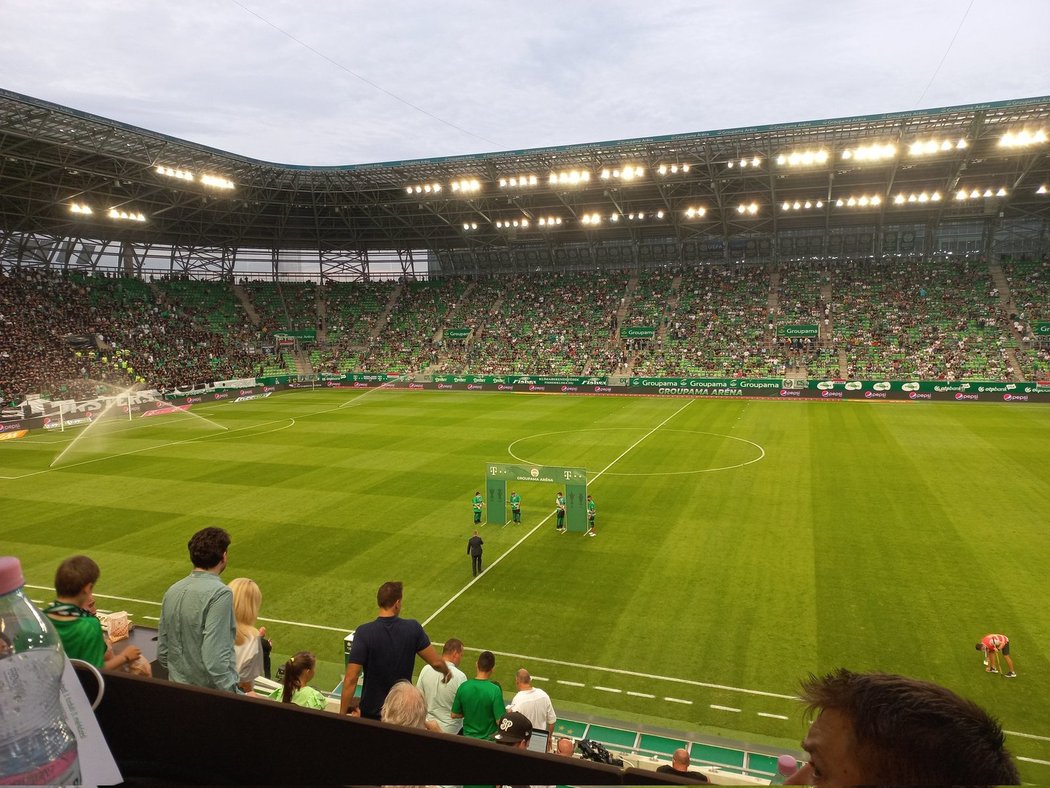 Stadion Ferencvárose před výkopem