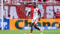 Obránce Slavie Igoh Ogbu během utkání s Hradcem Králové