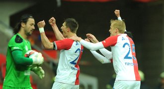 SESTŘIHY: Slavia se po výhře drží za Plzní, Jihlava zaskočila Spartu