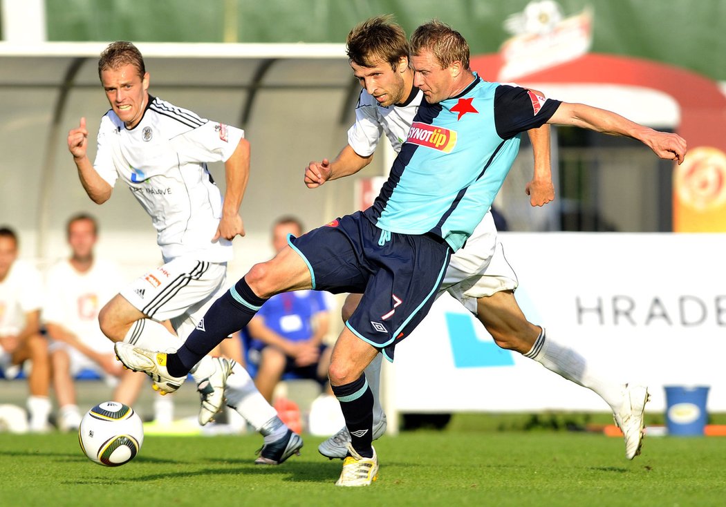 Slavia bojuje o body na hřiští Hradce Králové