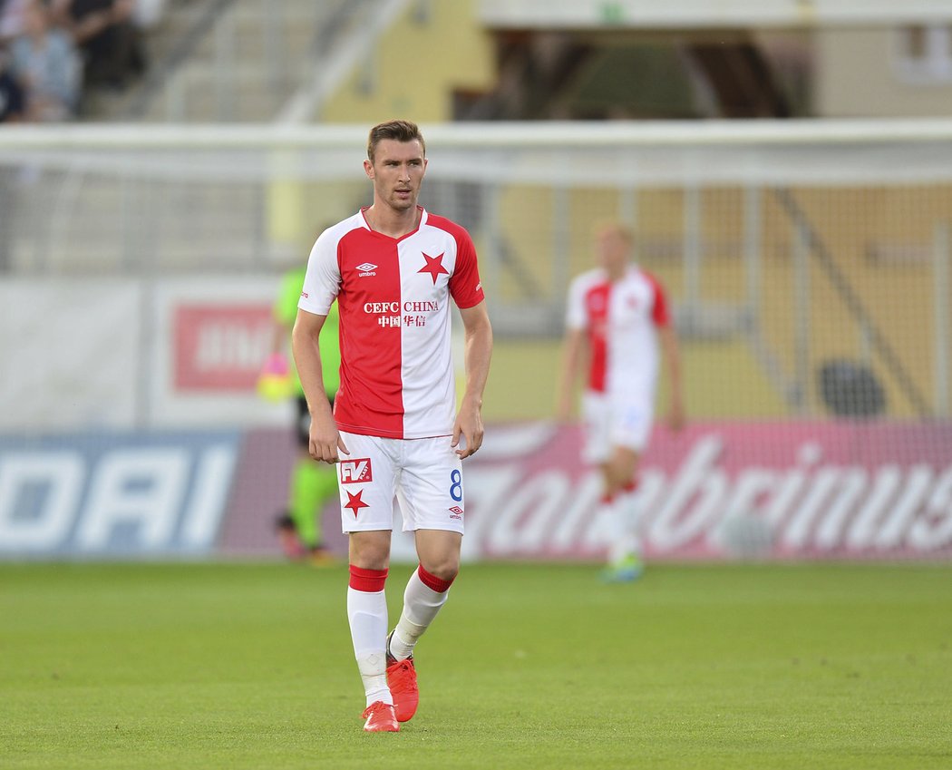 Zklamaný záložník Slavie Jaromír Zmrhal po remíze 1:1 v Jihlavě