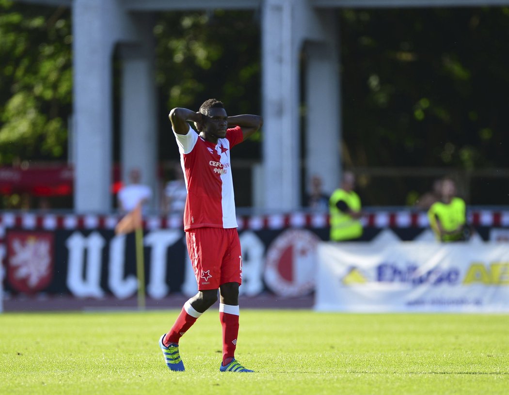 Zklamaný obránce Slavie Michael Ngadeu-Ngadjui