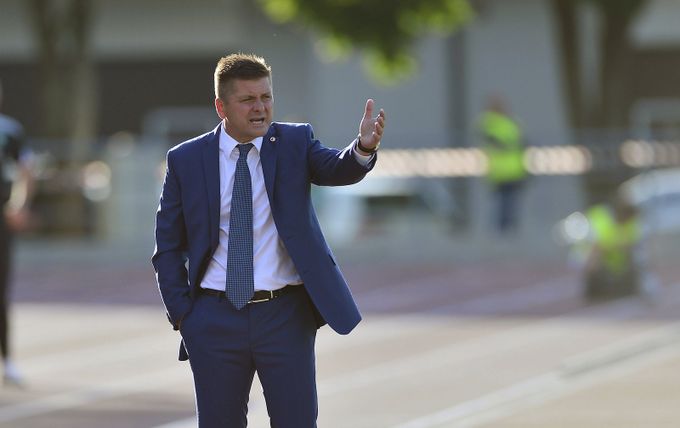 Uhrinovi se nelíbila hra Slavie: Pomalé, laxní přístup a chybí nám důraz Uhrinovi se nelíbila hra Slavie: Pomalé, laxní přístup a chybí nám důraz